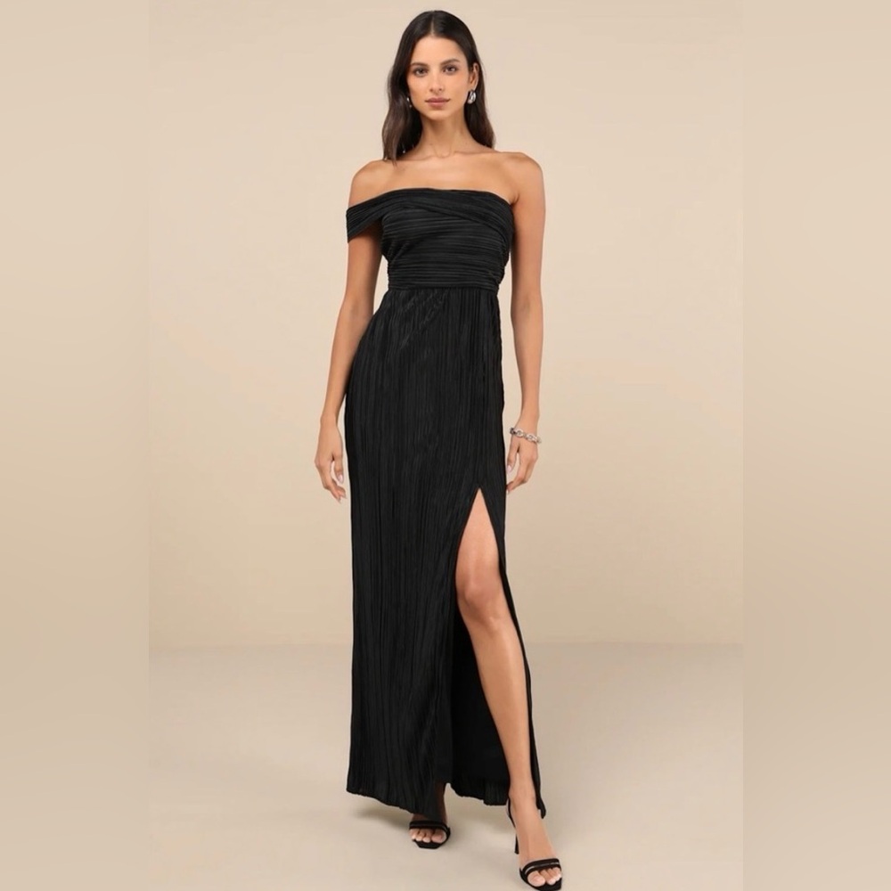 Lulu's Poised Performance Black Plisse One Shoulder Maxi Dress, Medium